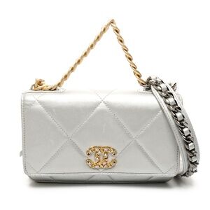 CHANEL 30s 2020-2021 Lambskin 19 Chain Wallet Matelasse Shoulder Bag in Silver